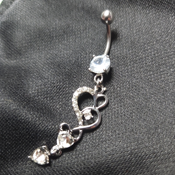 $5 Sale Today.    NIP Dangle Heart Belly Ring for Naval Piercing - Picture 2 of 4